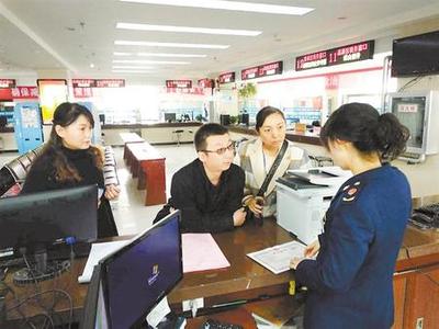 轉(zhuǎn)變工作作風(fēng) 優(yōu)化營商環(huán)境——現(xiàn)場體驗便利高效、溫暖民心的咨詢服務(wù)